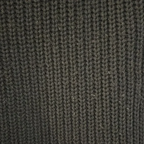 Black knit sleeveless turtleneck - Picture 5 of 5